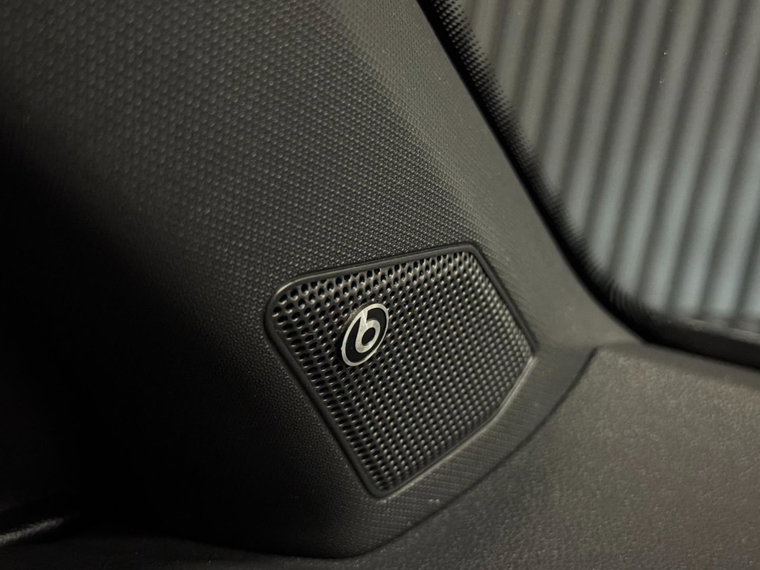 Vehicle Image 38