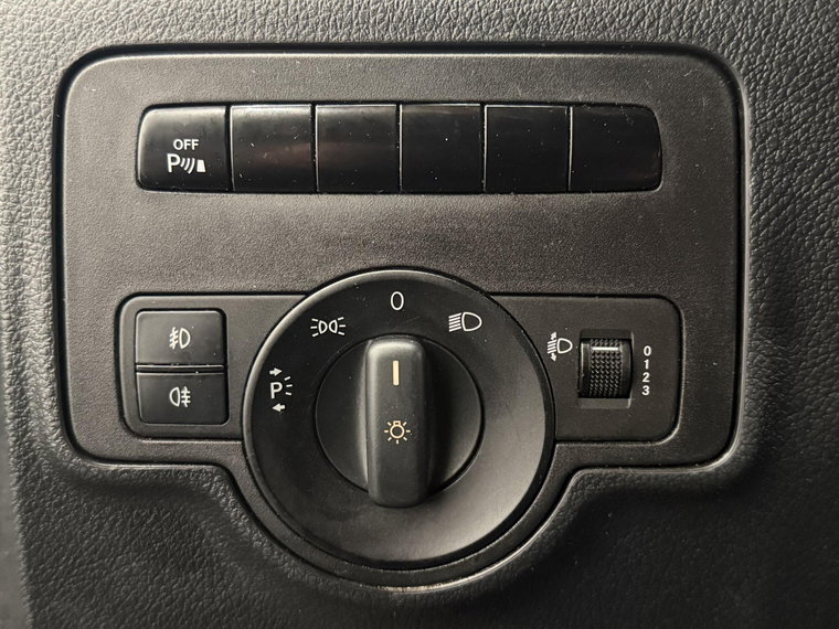 Vehicle Image 28