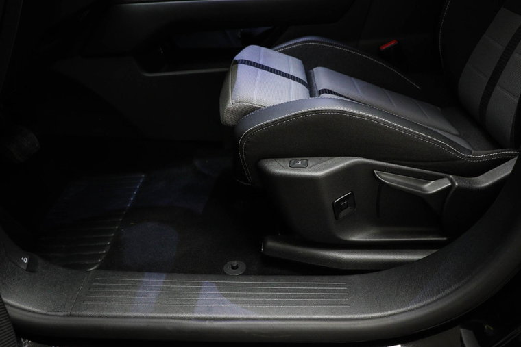 Vehicle Image 31