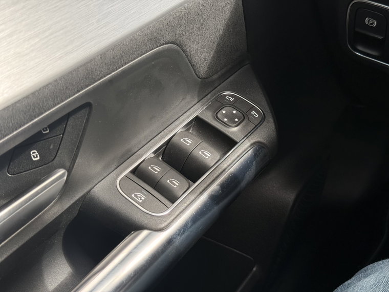 Vehicle Image 40