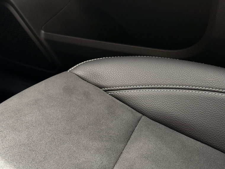 Vehicle Image 47