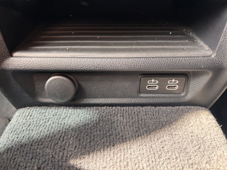 Vehicle Image 37