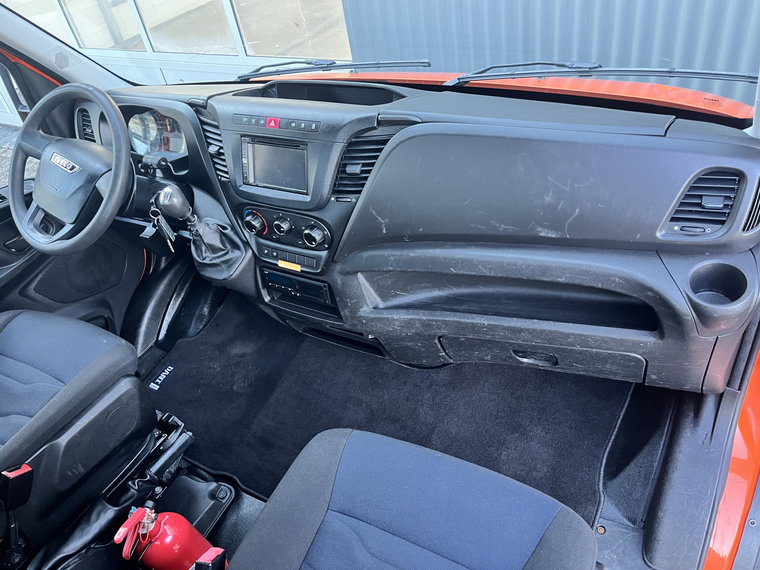 Vehicle Image 28