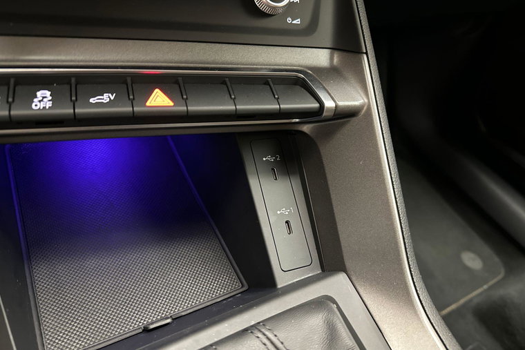 Vehicle Image 35
