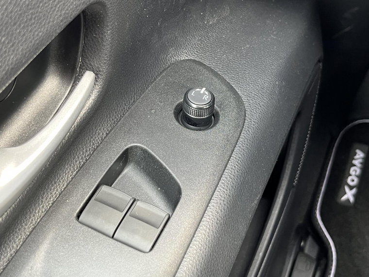 Vehicle Image 24