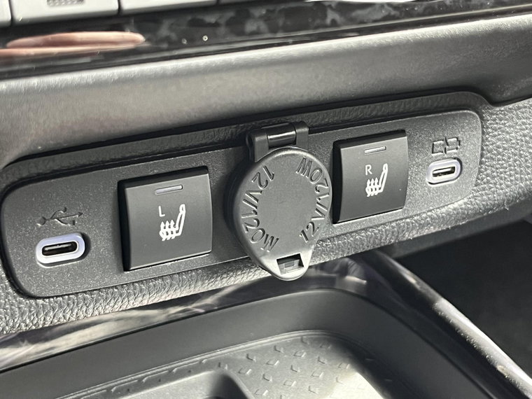 Vehicle Image 26
