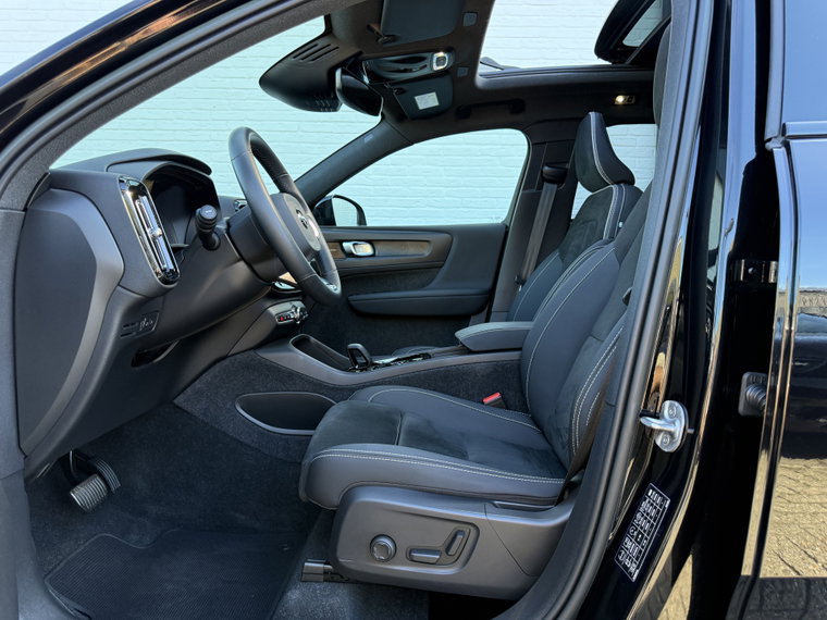 Vehicle Image 26
