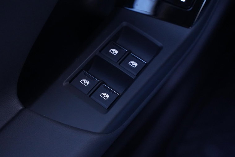 Vehicle Image 33
