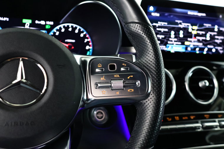 Vehicle Image 25