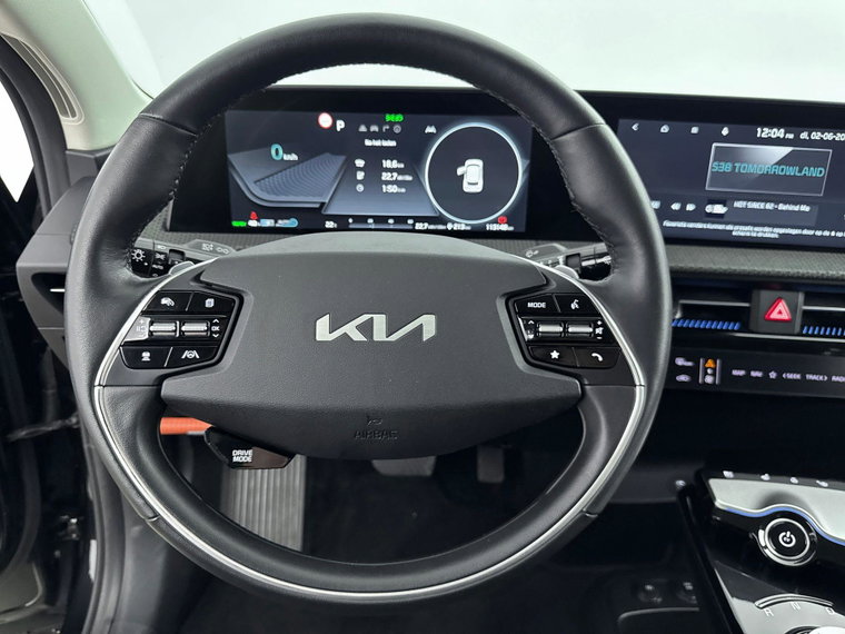 Vehicle Image 24