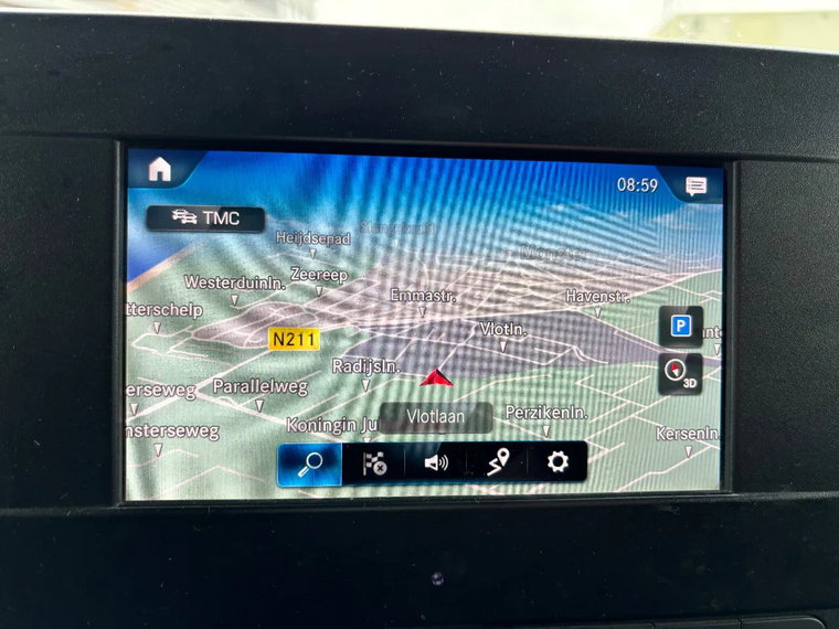 Vehicle Image 16
