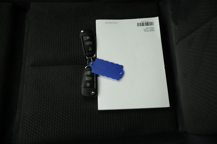 Vehicle Image 34