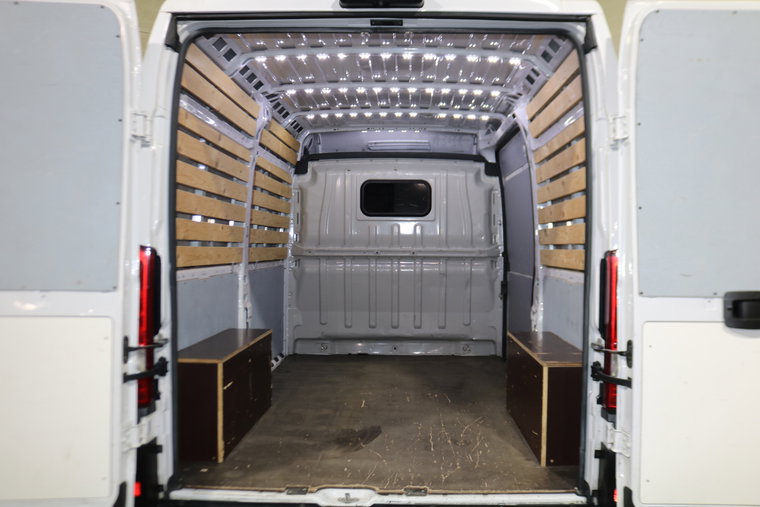 Vehicle Image 13