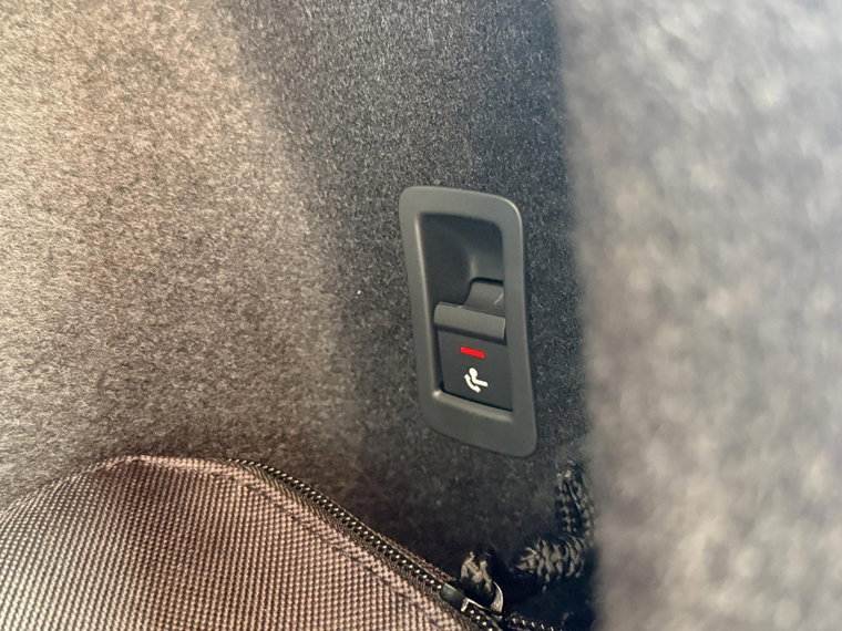 Vehicle Image 28