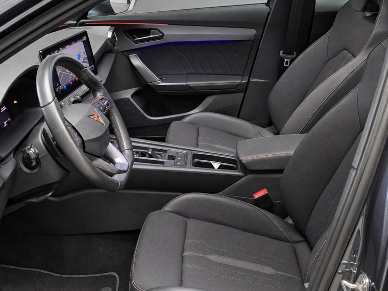 Vehicle Image 9