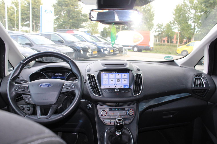 Vehicle Image 11
