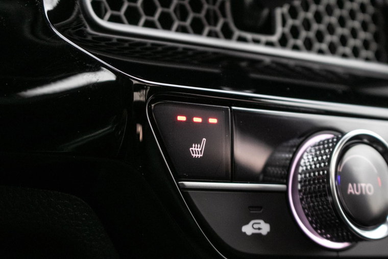 Vehicle Image 25