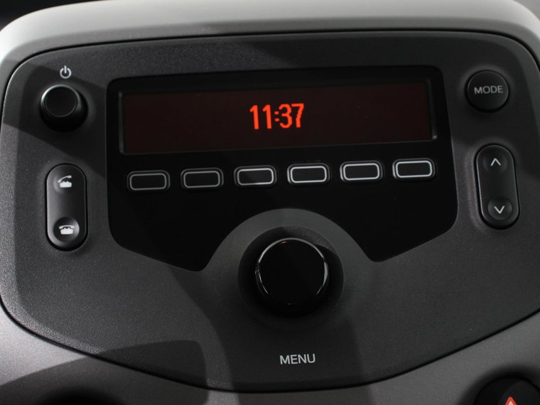Vehicle Image 29