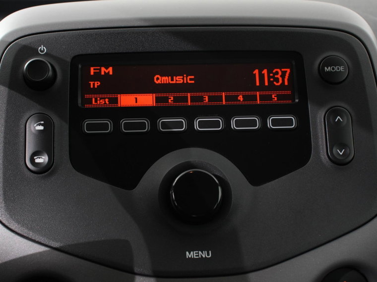 Vehicle Image 30