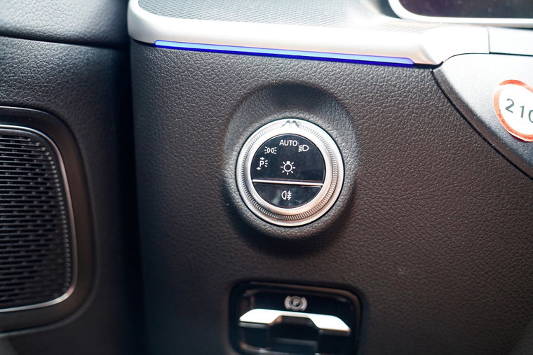 Vehicle Image 38