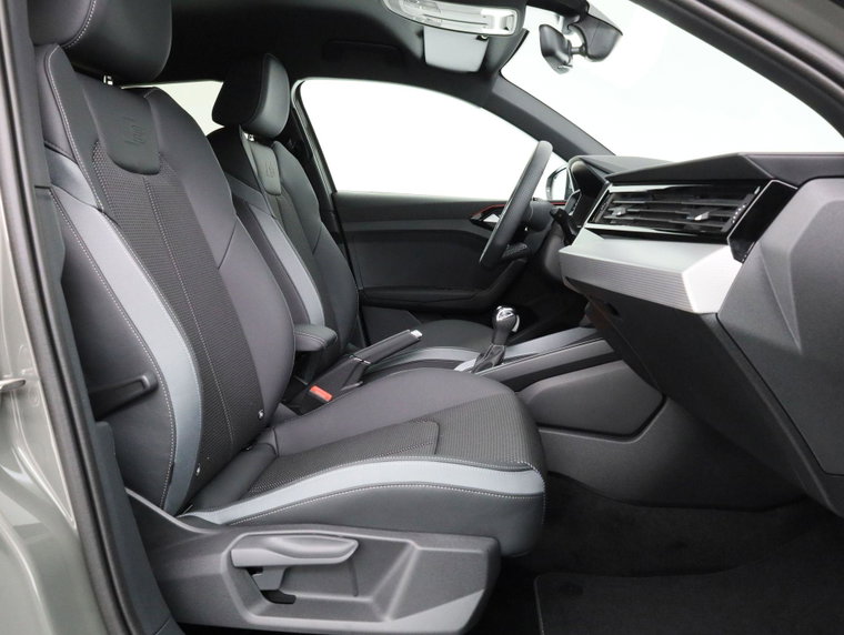Vehicle Image 35