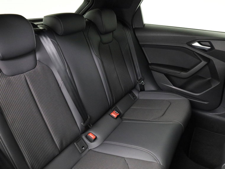 Vehicle Image 37