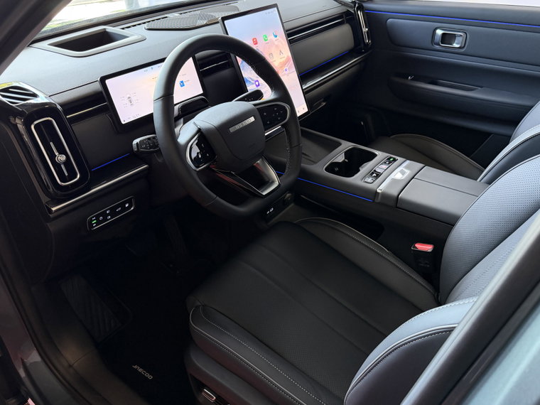 Vehicle Image 9