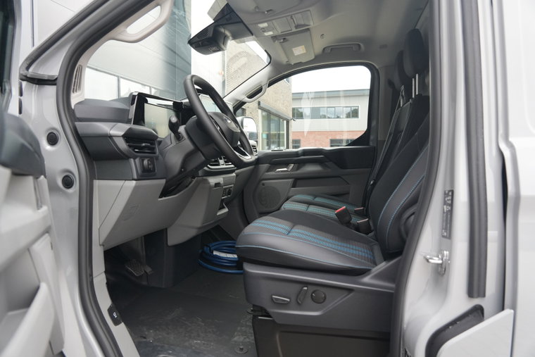 Vehicle Image 16
