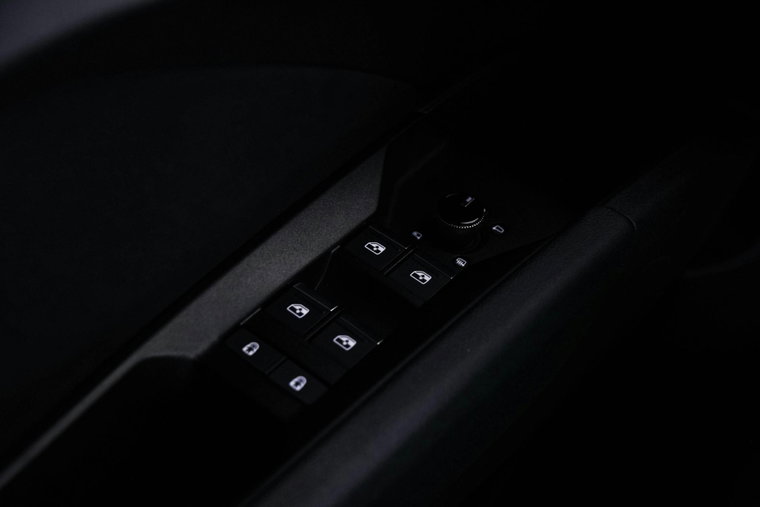 Vehicle Image 39