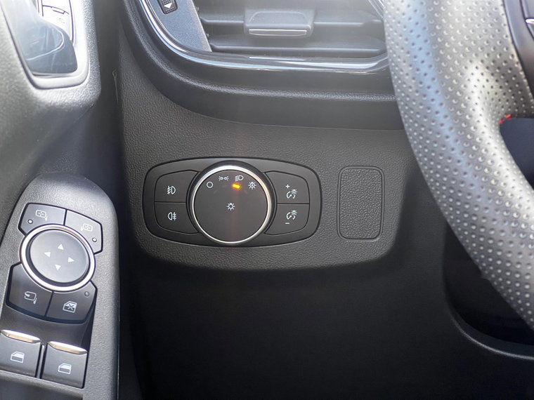 Vehicle Image 23