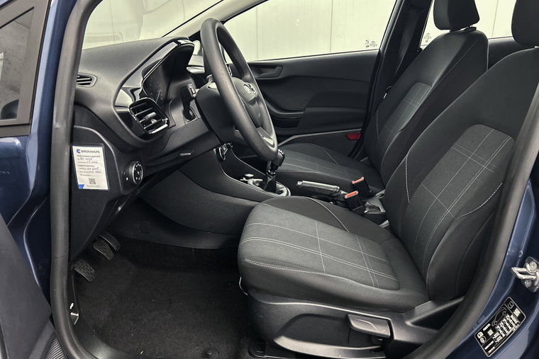 Vehicle Image 30