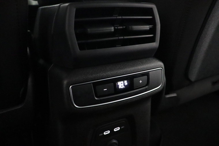 Vehicle Image 46