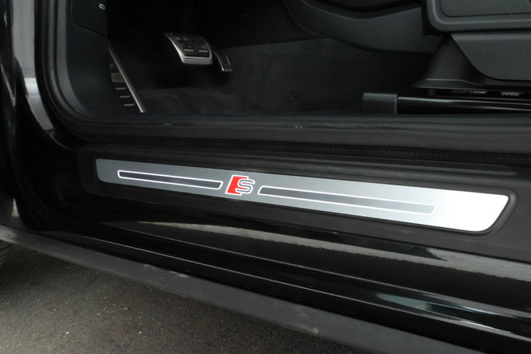 Vehicle Image 19