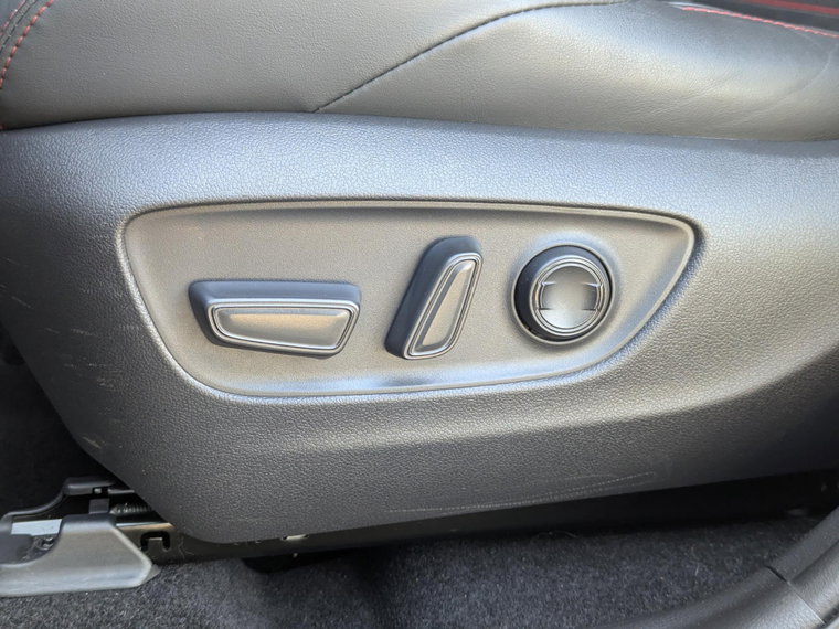 Vehicle Image 23