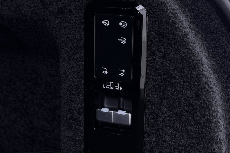 Vehicle Image 48