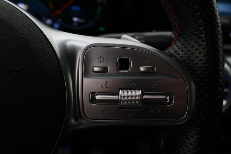 Vehicle Image 32
