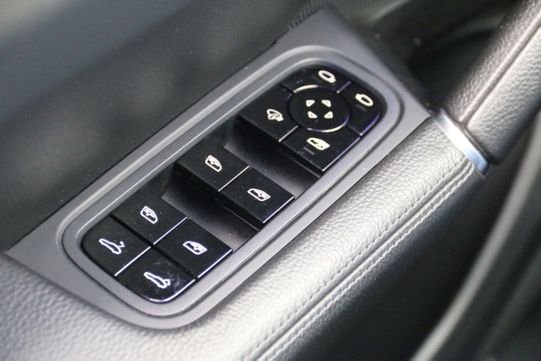 Vehicle Image 23