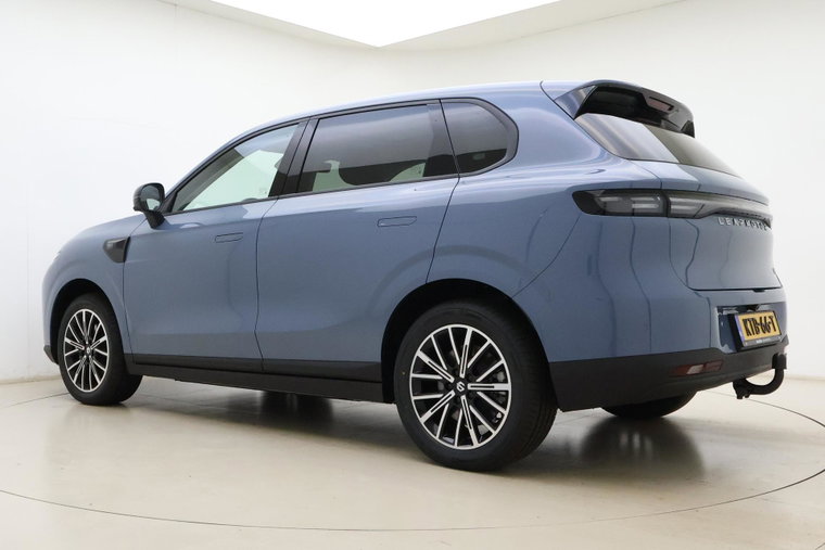 Vehicle Image 12