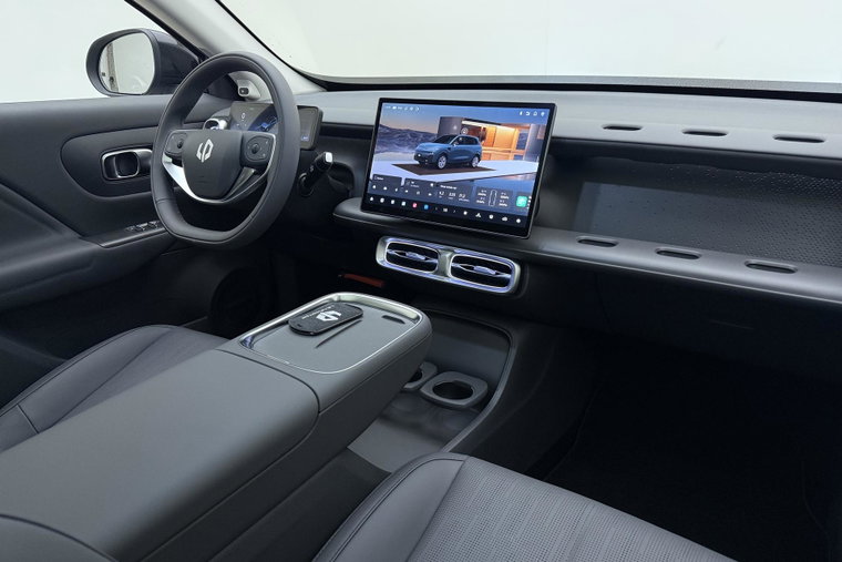 Vehicle Image 16