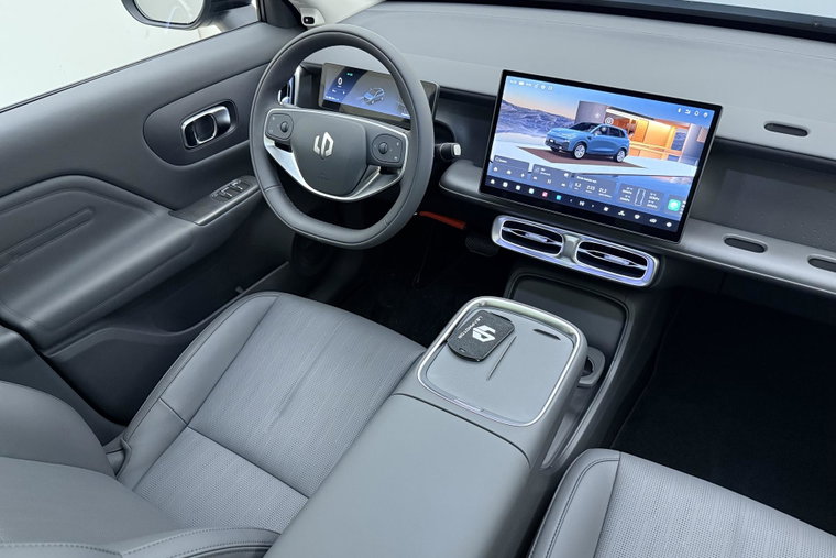 Vehicle Image 21