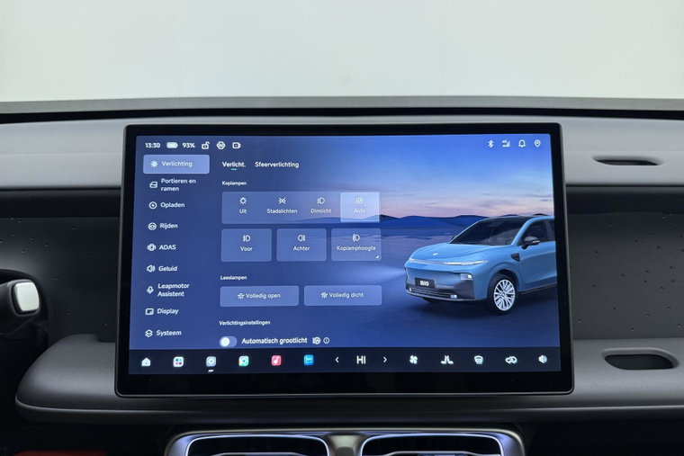 Vehicle Image 30