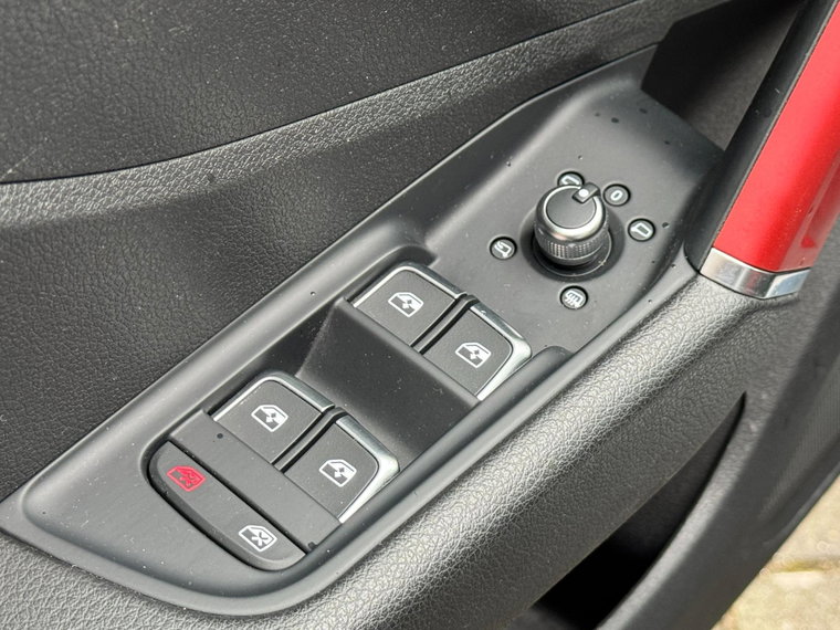 Vehicle Image 33