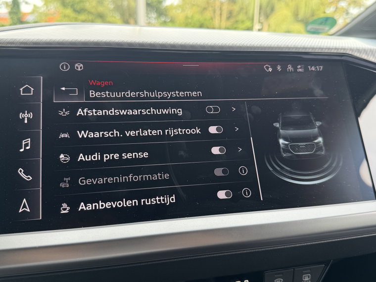 Vehicle Image 32