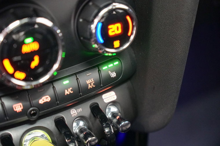 Vehicle Image 23