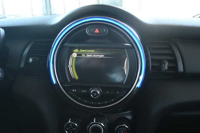 Vehicle Image 26