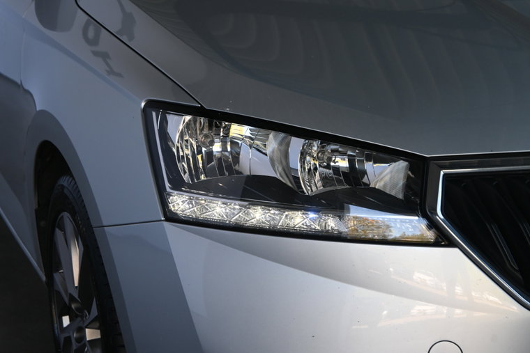 Vehicle Image 19