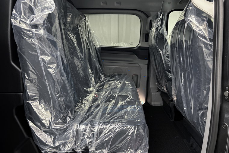 Vehicle Image 25