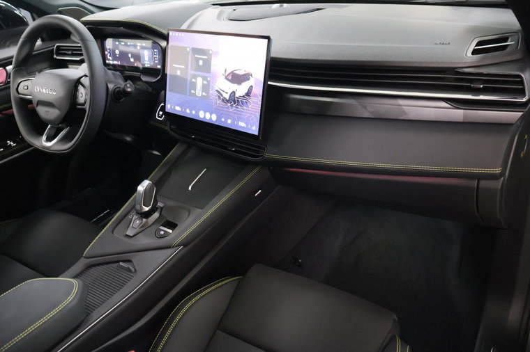 Vehicle Image 11