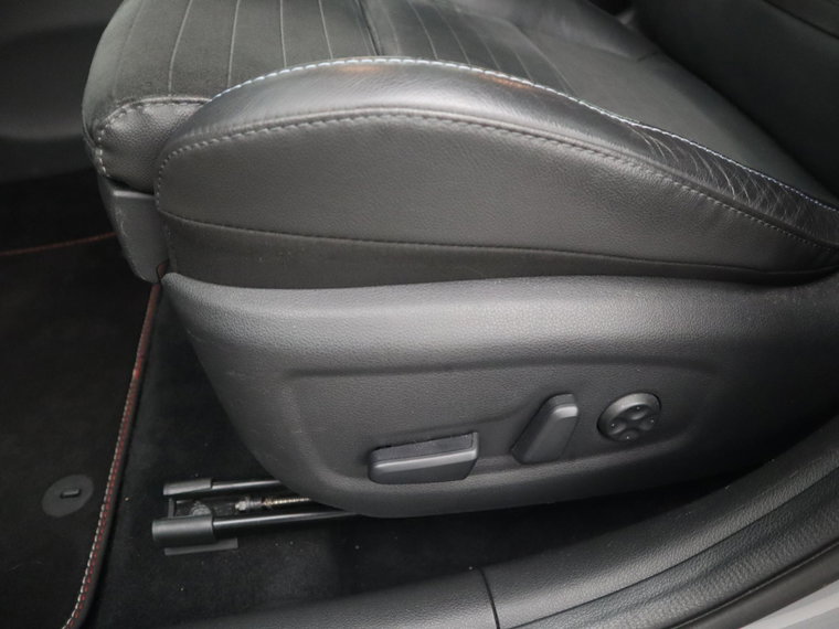 Vehicle Image 28