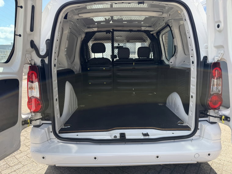 Vehicle Image 22